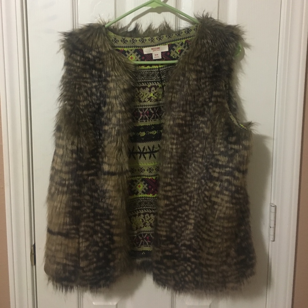 Mossimo faux fur vest